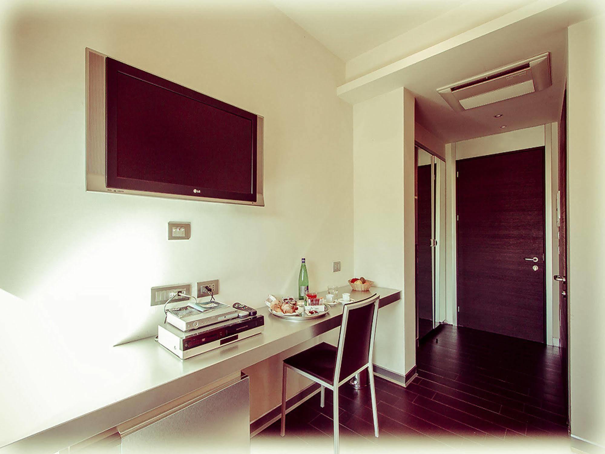 All Ways Garden Hotel & Leisure Rome Exterior photo